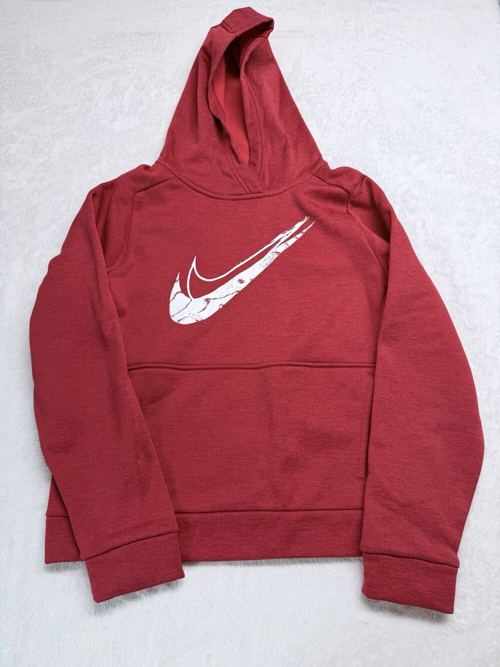 Boy’s Nike Therma-FIT Red Distressed Swoosh Logo Pull Over hoodie, Large